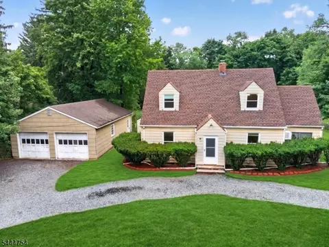 75 Welshs Ln, Somerset, NJ 08873