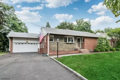 15 Kingwood Dr, Little Falls Twp, NJ 07424