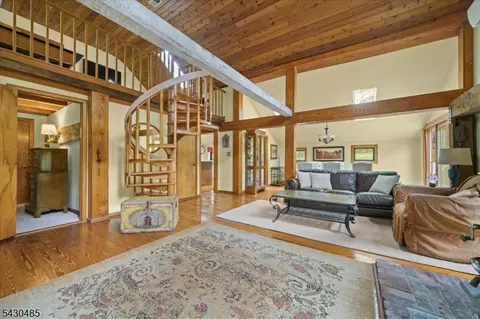 307 County Road 579, Asbury, NJ 08802