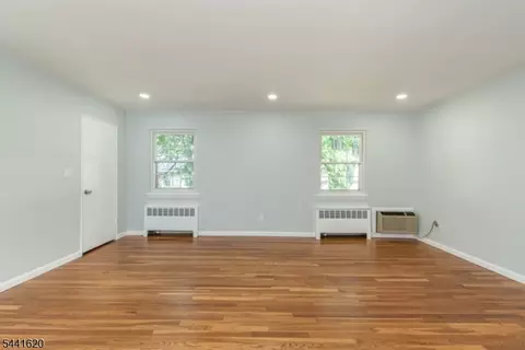 32 Wedgewood Dr #48, Verona, NJ 07044