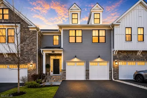 14 Chelsea Rd, Warren, NJ 07059