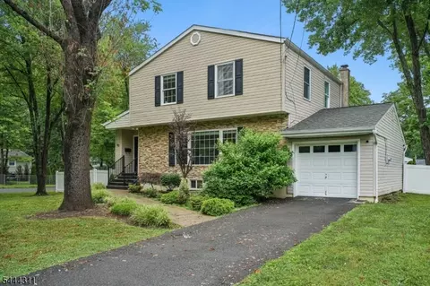 80 Briarwood Dr W, Berkeley Heights, NJ 07922