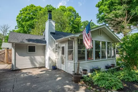 204 Keota Rd, Highland Lakes, NJ 07422