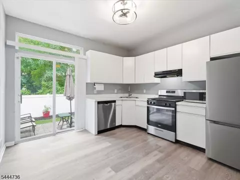 4 Derby St, East Orange, NJ 07018
