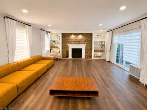 68 Carol Pl, Wayne, NJ 07470 photo 5