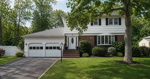 39 Saint Germain Dr, Clark, NJ 07066