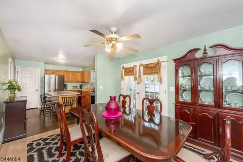 Dining - 19 Franklin Pl, Hackensack, NJ 07601 photo 2 of 2