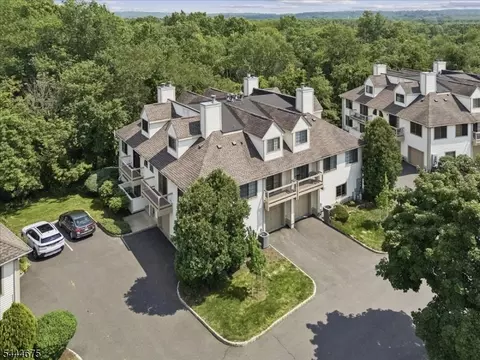2902 Hemlock Pl, Basking Ridge, NJ 07920 photo 2