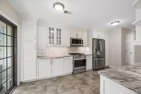2902 Hemlock Pl, Basking Ridge, NJ 07920 photo 12