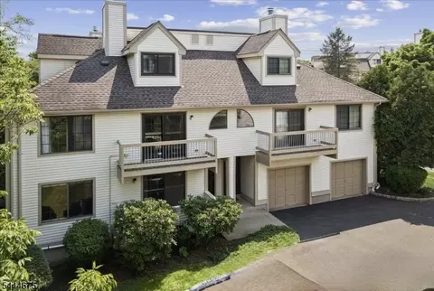 2902 Hemlock Pl, Basking Ridge, NJ 07920