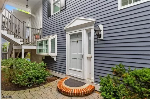 2 Countryside Dr, Basking Ridge, NJ 07920