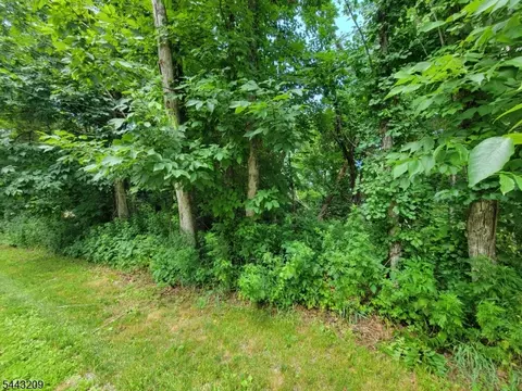 104 Armstrong Rd, Montague Twp, NJ 07827