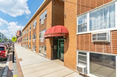 120 32nd St #3P, Union City, NJ 07087