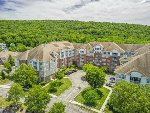 8421 Warrens Way #421, Wanaque, NJ 07465