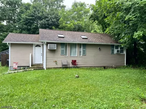 106 Breakneck Rd, Vernon Twp, NJ 07422