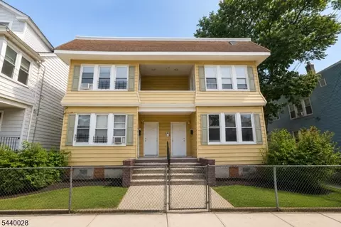 136 Dewey St, Newark, NJ 07112