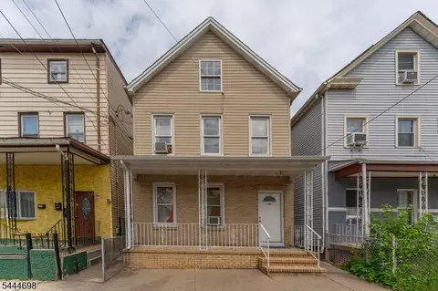235 Pine St, Elizabeth City, NJ 07206