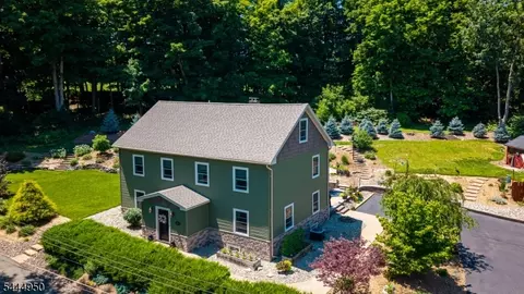 10 Dixon Rd, Franklin, NJ 07416