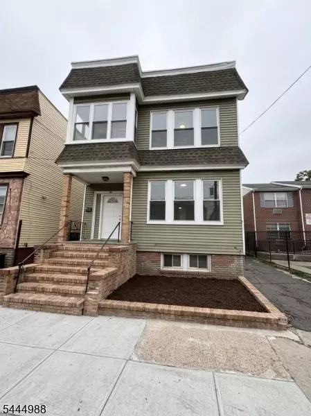 536 S 18th St, Newark, NJ 07103