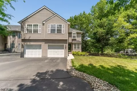 25 Forsgate Ter, Annandale, NJ 08801
