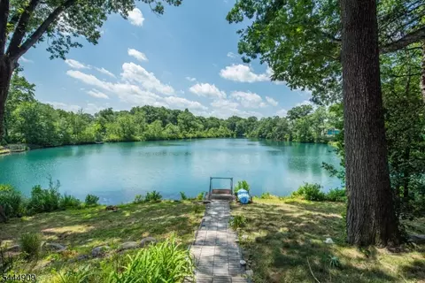 146 Lakewood Dr, Denville Twp, NJ 07834