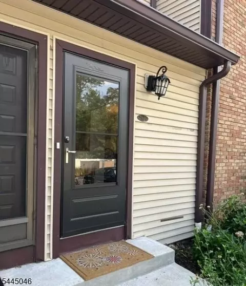 70-10 Prospect St, Metuchen, NJ 08840