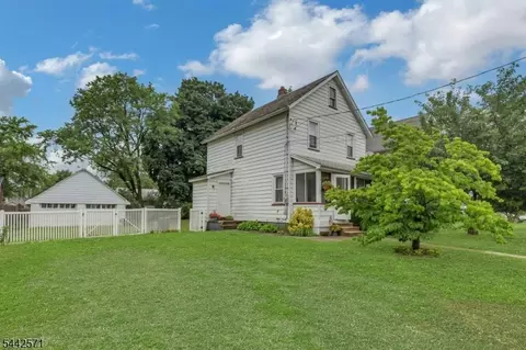 36 Furnace Ave, Wanaque, NJ 07465