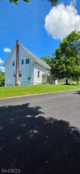 125 Main St, Hampton, NJ 08827 photo 2