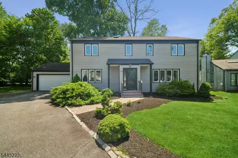12 Arbor Ct, Livingston, NJ 07039