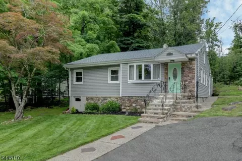122 W Lake Shore Dr, Rockaway, NJ 07866