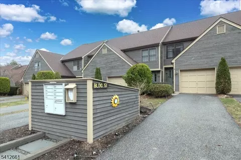 51 Beacon Hill Rd #E, West Milford, NJ 07480