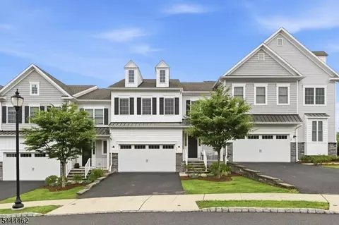 17 Cypress Ln, Cedar Grove, NJ 07009