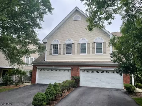 67 Gannett Ct, Wayne, NJ 07470