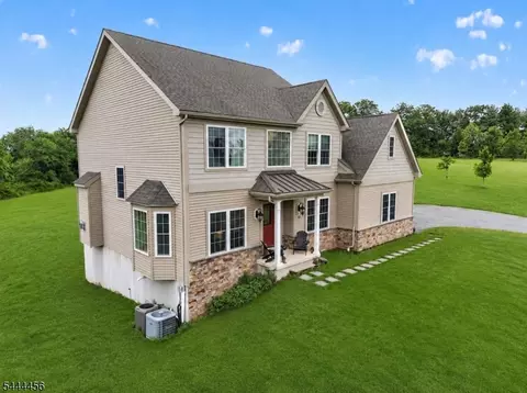 19 Boss Rd, Ringoes, NJ 08551