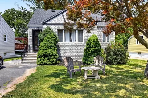 93 Gaywood Ave, Colonia, NJ 07067