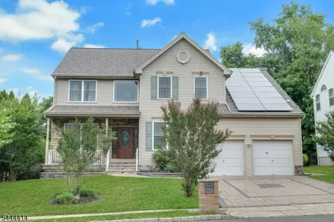64 Walters Brook Dr, Bridgewater, NJ 08807