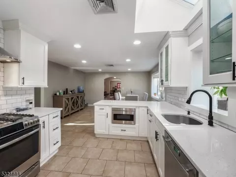 550 Berdan Ave, Wayne, NJ 07470 photo 15