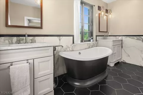 Bath - 1330 Great Rd, Montgomery Twp, NJ 08558 photo 2 of 3