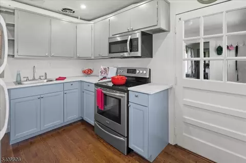 Kitchen - 1330 Great Rd, Montgomery Twp, NJ 08558 photo 11 of 12
