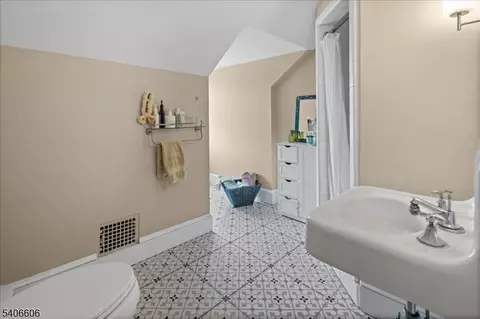 Bath - 1330 Great Rd, Montgomery Twp, NJ 08558 photo 1 of 3