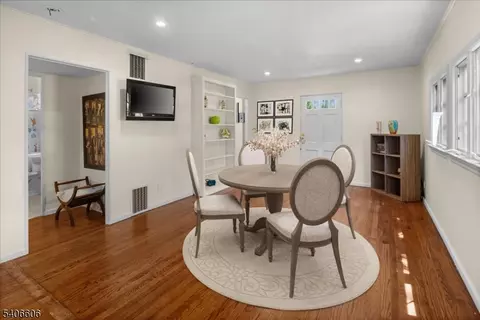 Dining - 1330 Great Rd, Montgomery Twp, NJ 08558 photo 2 of 3