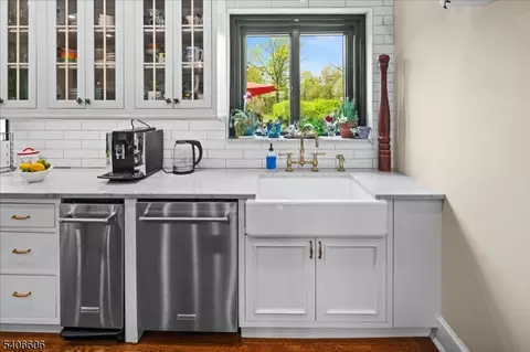 Kitchen - 1330 Great Rd, Montgomery Twp, NJ 08558 photo 4 of 12