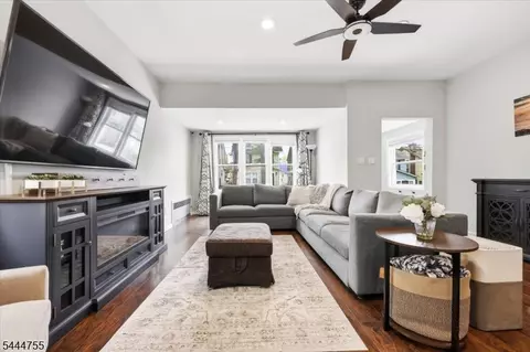 22 Naden Ave, Irvington, NJ 07111