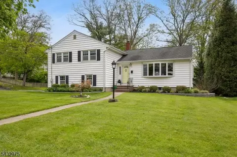56 Eastbrook Ter, Livingston, NJ 07039