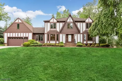 23 Puddingstone Way, Florham Park, NJ 07932