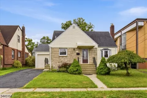 208 Baldwin Ave, New Milford, NJ 07646