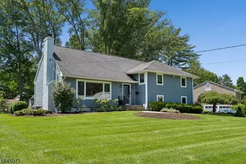 27 Shadowlawn Dr, Livingston, NJ 07039