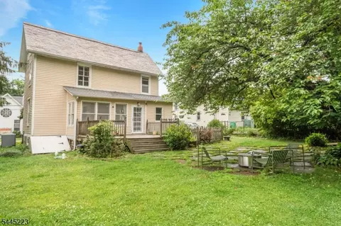 Exterior - 139 Main St, Hampton, NJ 08827 photo 4 of 5