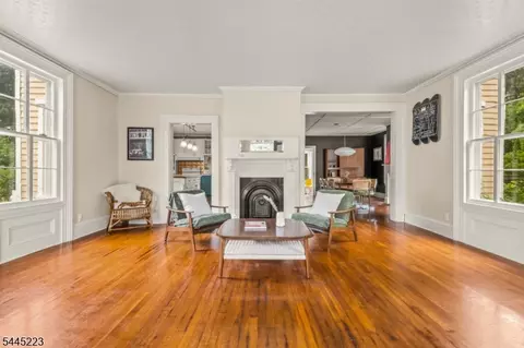 Living - 139 Main St, Hampton, NJ 08827 photo 2 of 2