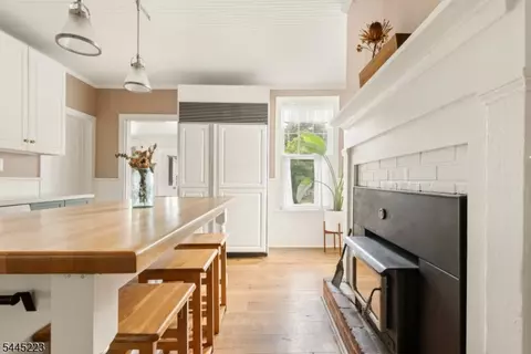 Kitchen - 139 Main St, Hampton, NJ 08827 photo 3 of 3